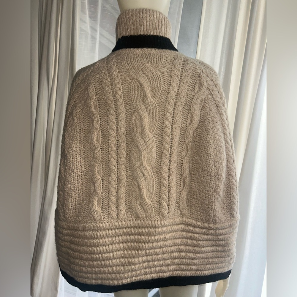Moschino 🇮🇹 Cheapandchic Attica Cape Sz 6 Women’s Wool Knit Poncho Tan and Black - Picture 4 of 12